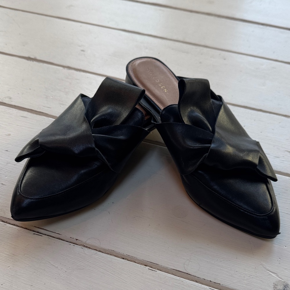 Halogen Elegant Black Leather Mules